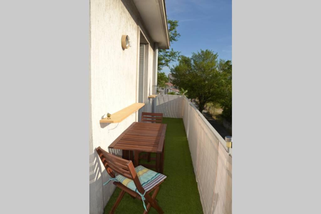 Appartement Lumineux Et Calme Avec Terrasse อาวีญง ภายนอก รูปภาพ