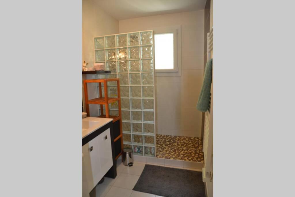 Appartement Lumineux Et Calme Avec Terrasse อาวีญง ภายนอก รูปภาพ